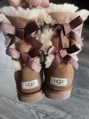 UGG Chestnut Sheepskin Ribbon Back Boots with Cream Fur